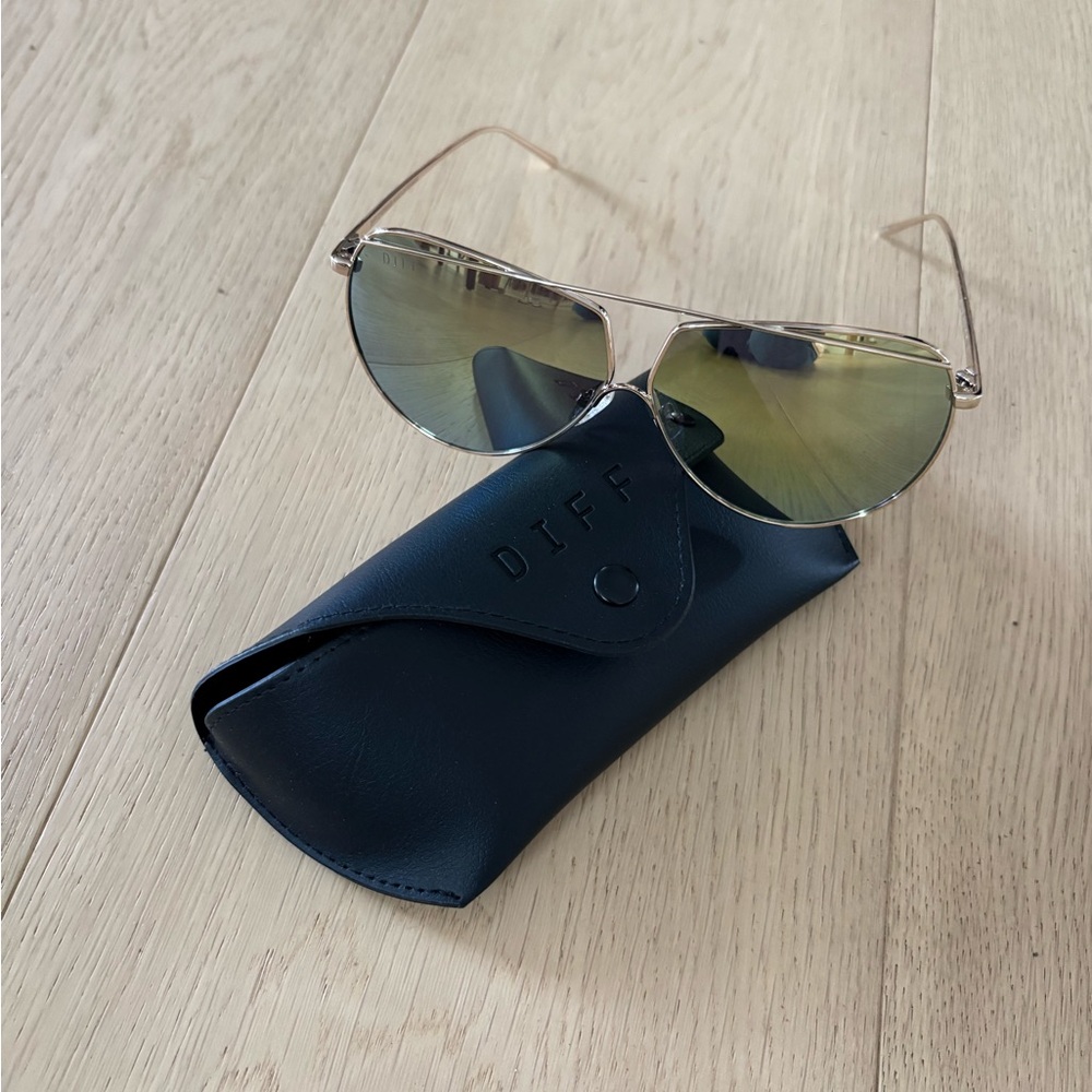 DIFF Maeve Gold Aviator Sunglasses | Polarized | Brand New. Never worn